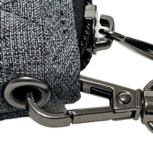 LUG Rodeo RFID-Protected Gray Quilted Wristlet - Picture 12 of 16